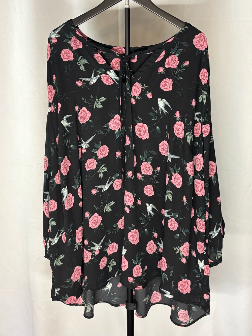 Torrid Black Top with Pink Rose Print Blouse Plus Size 3/4 Sleeve
